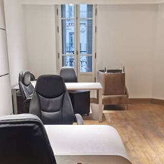 Bureau privé 28 m² 4 postes Coworking Rue de Forbin Marseille 13002 - photo 1